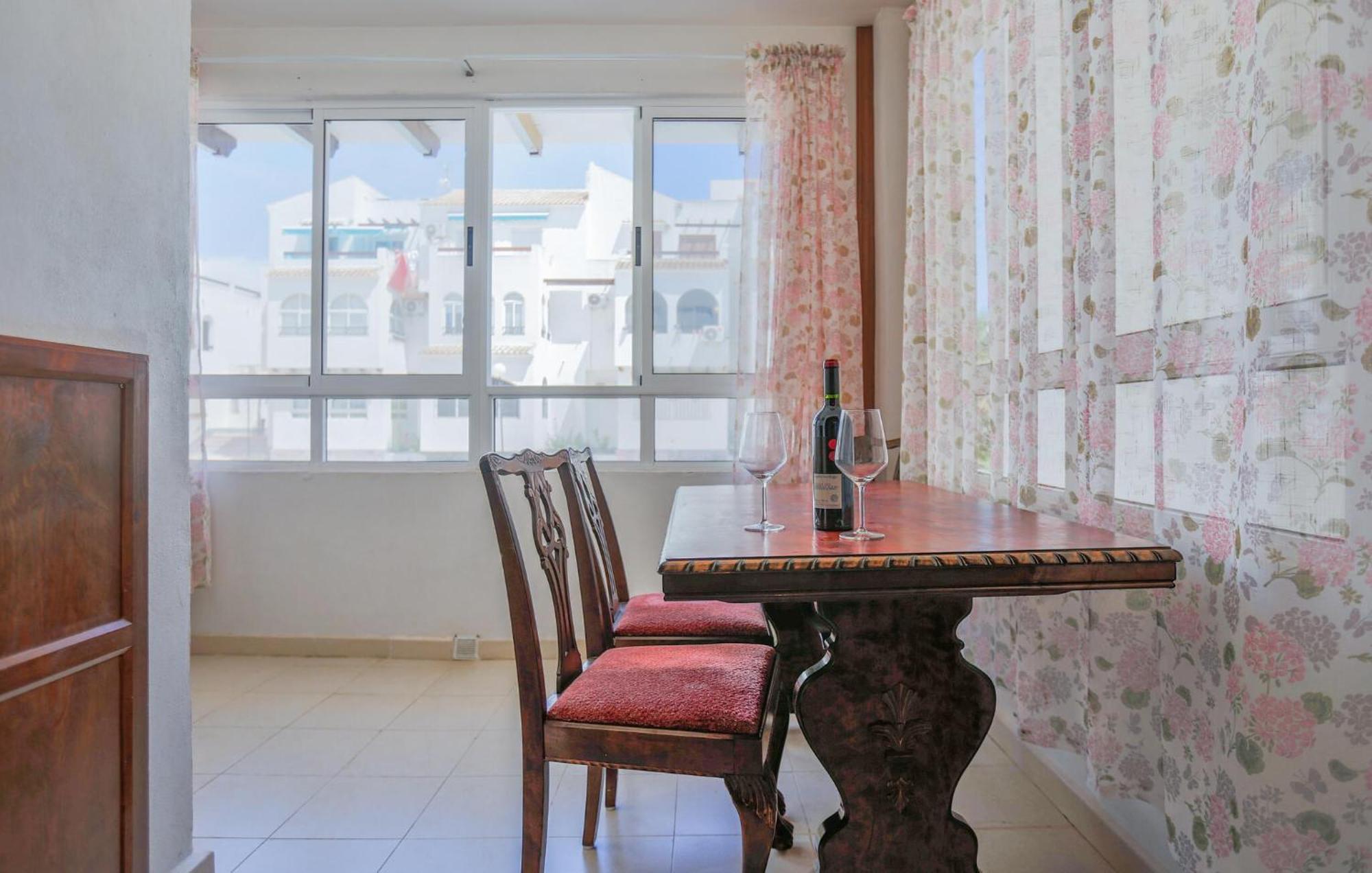 Beautiful Apartment In Torrevieja With Kitchen Экстерьер фото